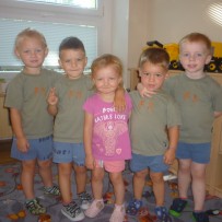 2. odd. první rozlučka s jesličkami, s dortíkem a hudbou