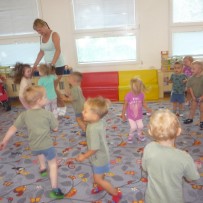 2. odd. první rozlučka s jesličkami, s dortíkem a hudbou