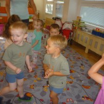 2. odd. první rozlučka s jesličkami, s dortíkem a hudbou