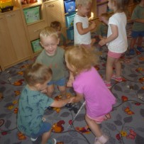 2. odd. první rozlučka s jesličkami, s dortíkem a hudbou