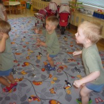 2. odd. první rozlučka s jesličkami, s dortíkem a hudbou