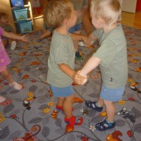 2. odd. první rozlučka s jesličkami, s dortíkem a hudbou