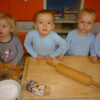 2. oddělení  - pečení vánočního cukroví