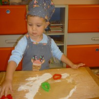 2. oddělení  - pečení vánočního cukroví