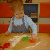 2. oddělení  - pečení vánočního cukroví