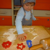 2. oddělení  - pečení vánočního cukroví