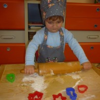 2. oddělení  - pečení vánočního cukroví