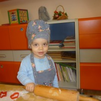 2. oddělení  - pečení vánočního cukroví