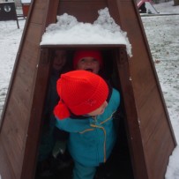 2. oddělení - dovádění ve sněhu