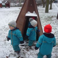 2. oddělení - dovádění ve sněhu