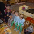 2. oddělení  -pečeme perníčky na karneval