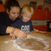 2. oddělení  -pečeme perníčky na karneval