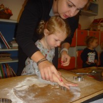 2. oddělení  -pečeme perníčky na karneval