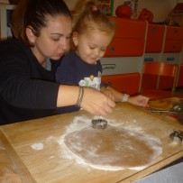 2. oddělení  -pečeme perníčky na karneval