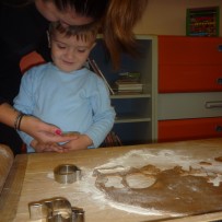 2. oddělení  -pečeme perníčky na karneval