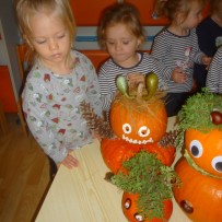 2. oddělení  -pečeme perníčky na karneval