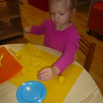 2.odd. modelujeme z plastelíny