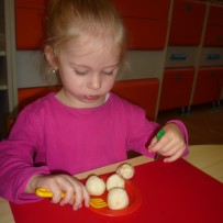 2.odd. modelujeme z plastelíny