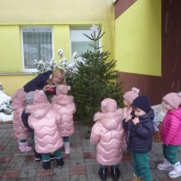 2. odd. Zdobíme stromeček a užíváme sněhu