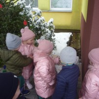 2. odd. Zdobíme stromeček a užíváme sněhu