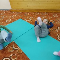 3 odd. - jóga 25.3. 2024