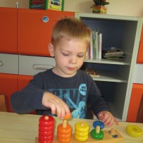 2. odd. Stavebnice, magnet. tabulky rozvíjí kreativitu,motoriku,představivost.