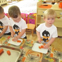 2. odd. Nejdříve práce a potom odměna.