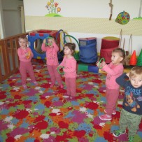 2. odd. Cvičíme, tančíme, malujeme, kreslíme