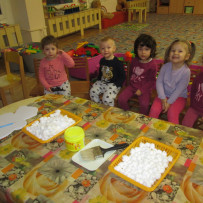 2. oddělení - KRESLÍME ,LEPÍME, SKLÁDÁME ,KRÁJÍME