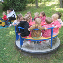 2. oddělení - NA ZAHRÁDCE SE NÁM LÍBÍ