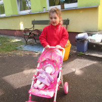 2. oddělení - NA ZAHRÁDCE SE NÁM LÍBÍ