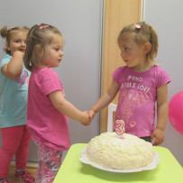 2. oddělení Stefanie má narozeniny