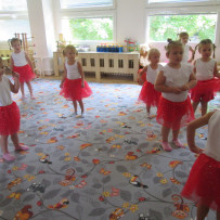 2.odd. Vystoupení pro rodiče na zahradě