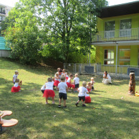 2.odd. Vystoupení pro rodiče na zahradě