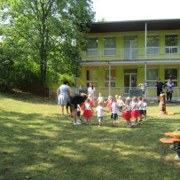 2.odd. Vystoupení pro rodiče na zahradě