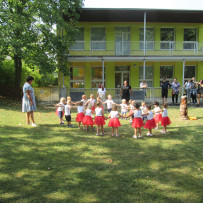 2.odd. Vystoupení pro rodiče na zahradě