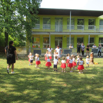 2.odd. Vystoupení pro rodiče na zahradě