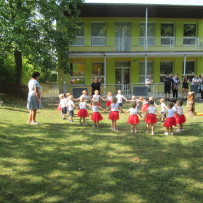 2.odd. Vystoupení pro rodiče na zahradě