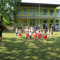 2.odd. Vystoupení pro rodiče na zahradě