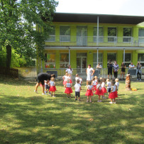 2.odd. Vystoupení pro rodiče na zahradě