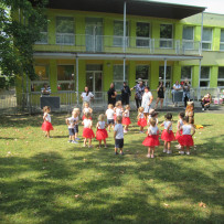 2.odd. Vystoupení pro rodiče na zahradě