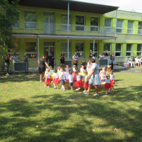 2.odd. Vystoupení pro rodiče na zahradě