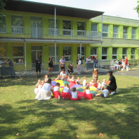 2.odd. Vystoupení pro rodiče na zahradě