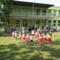 2.odd. Vystoupení pro rodiče na zahradě