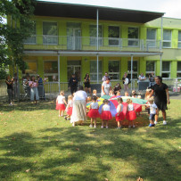 2.odd. Vystoupení pro rodiče na zahradě