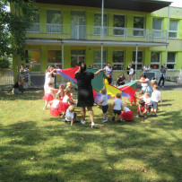 2.odd. Vystoupení pro rodiče na zahradě