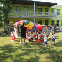 2.odd. Vystoupení pro rodiče na zahradě