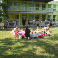 2.odd. Vystoupení pro rodiče na zahradě