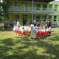 2.odd. Vystoupení pro rodiče na zahradě