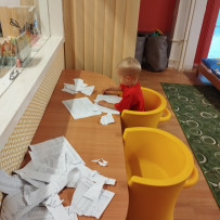 3. oddělení - pracovní výchova - trhání papíru